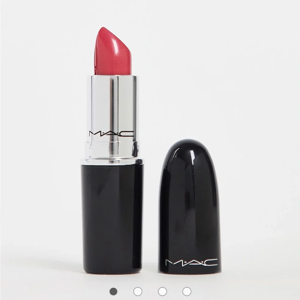 MAC Frienda ( Midtone Coral) Lustureglass Lipstick